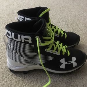 Boys Under Armour Football cleats